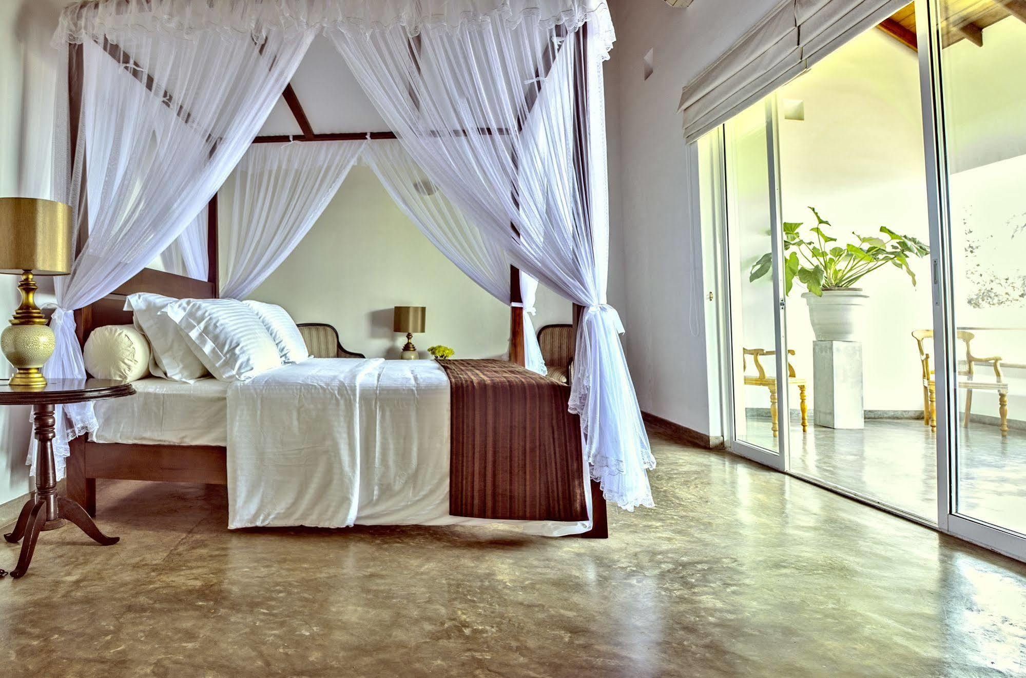 The Lagoon Villa Kurana Katunayaka Buitenkant foto